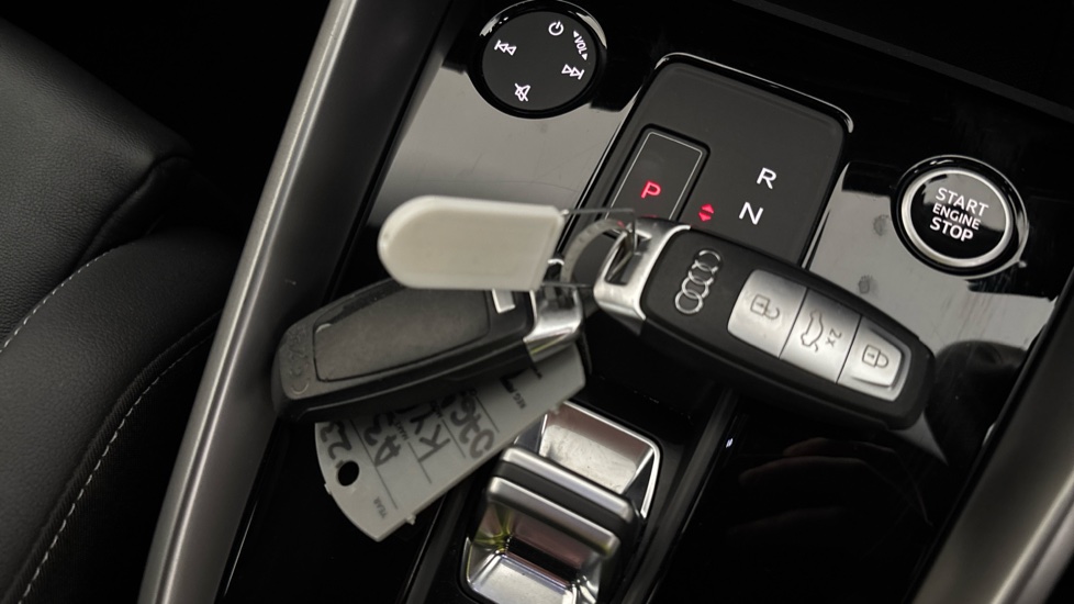 AUDI A3 two keys