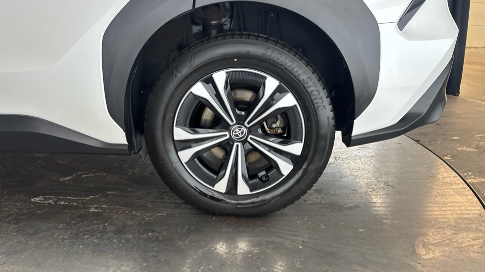 TOYOTA BZ4X Image 18