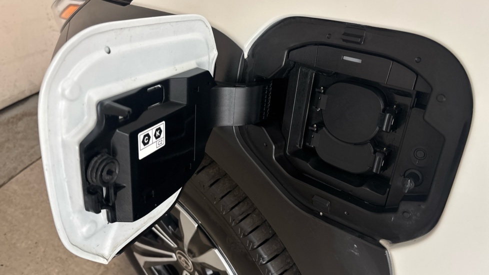 TOYOTA BZ4X Image 21