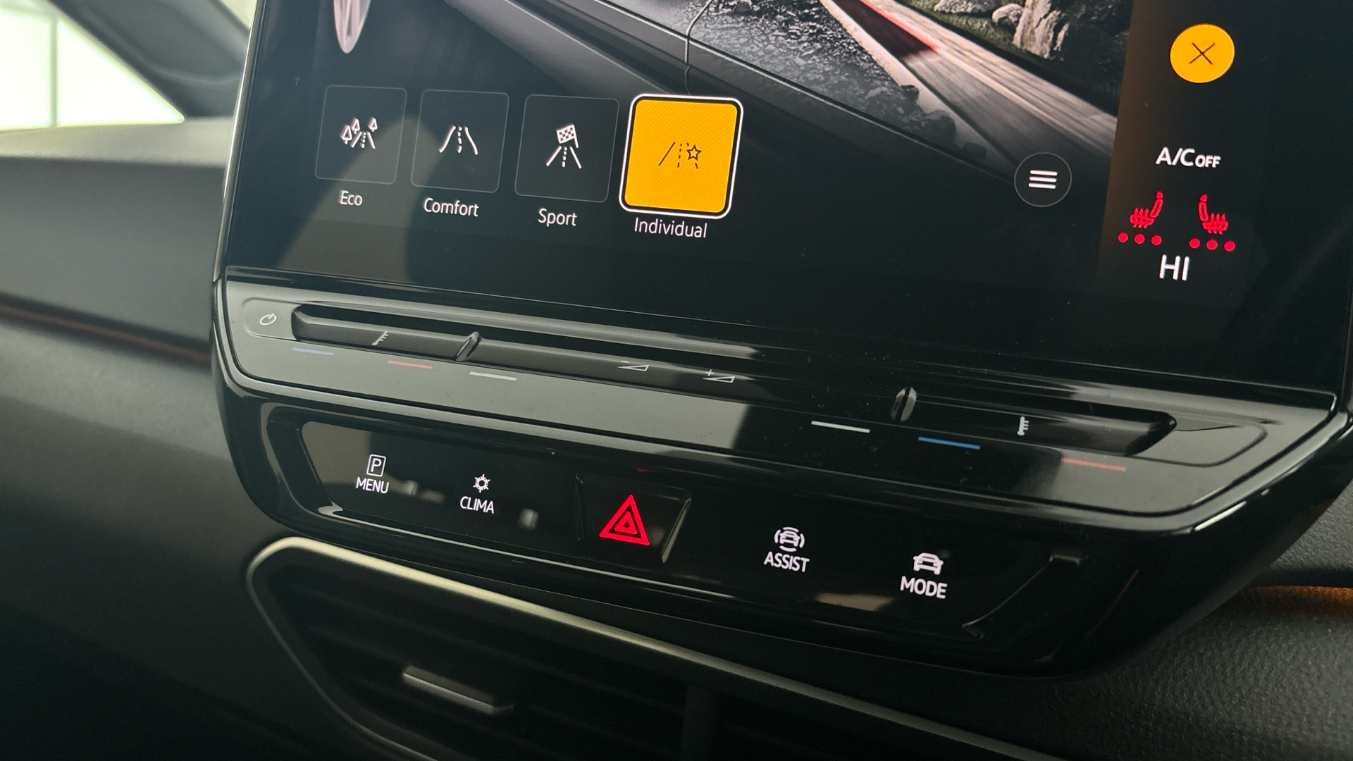 4021809 150kW Life Pro Perform 58kWh 5dr Auto [120kW Ch]