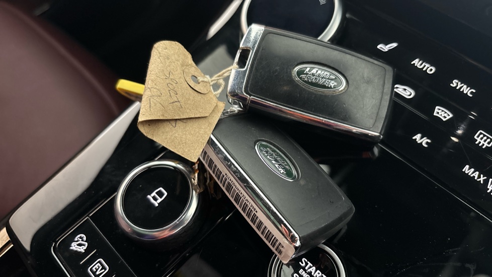 LAND ROVER RANGE ROVER SPORT 2 keys