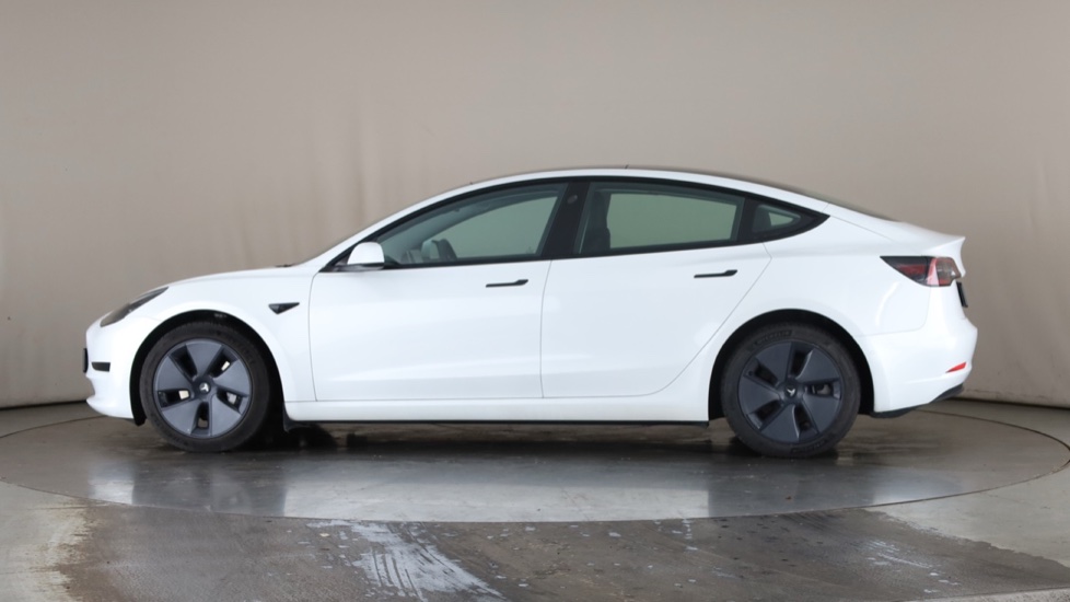 TESLA MODEL 3 Image 2