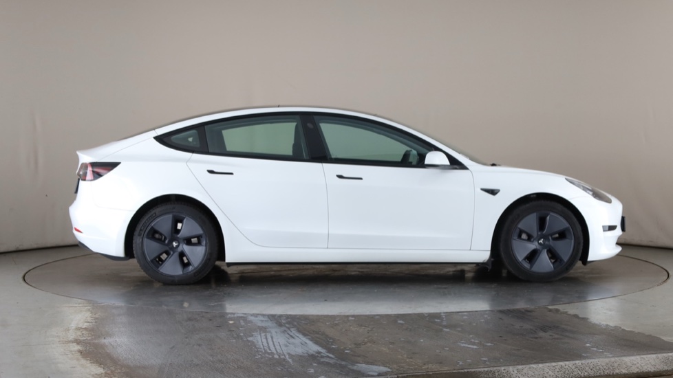 TESLA MODEL 3 Image 6
