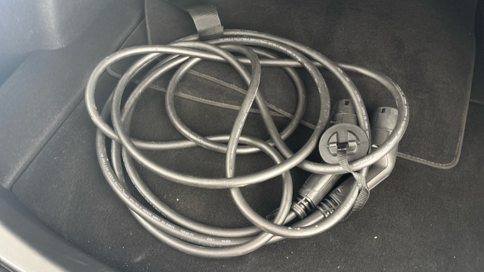 TESLA MODEL 3 Image 22