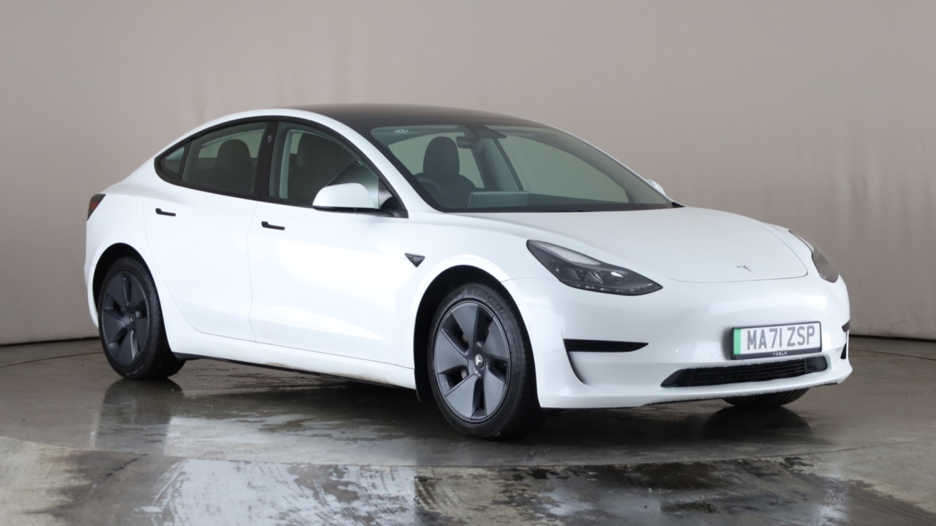 4027448 Standard Plus 4dr Auto