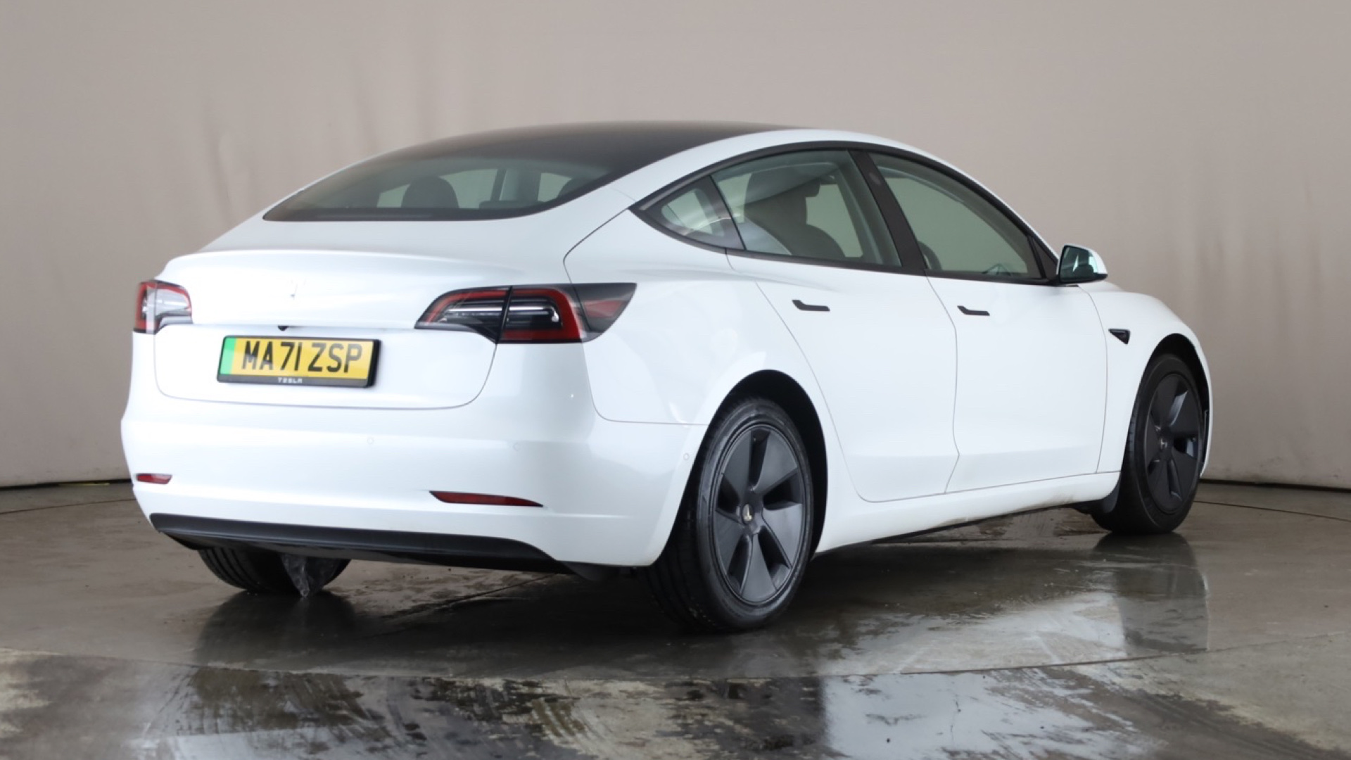 4027448 Standard Plus 4dr Auto