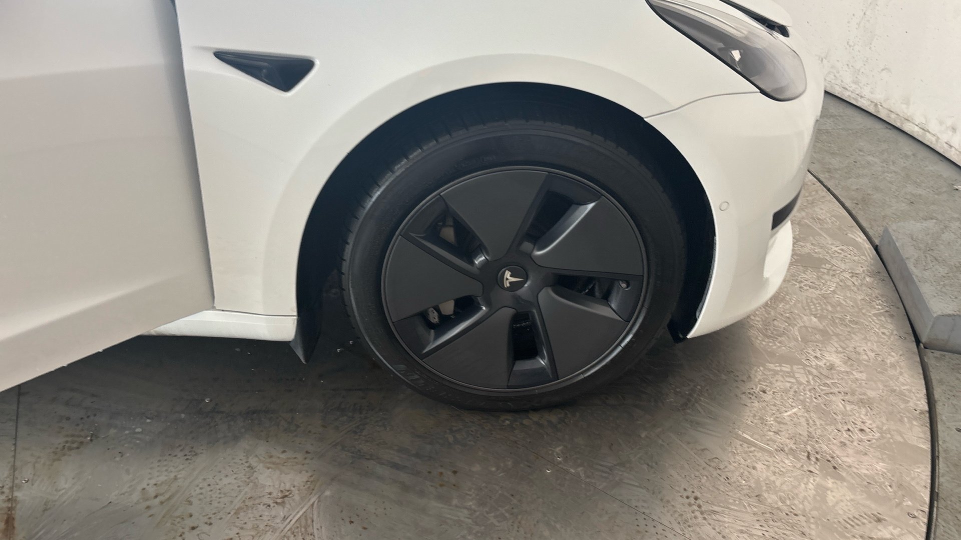 4027448 Standard Plus 4dr Auto