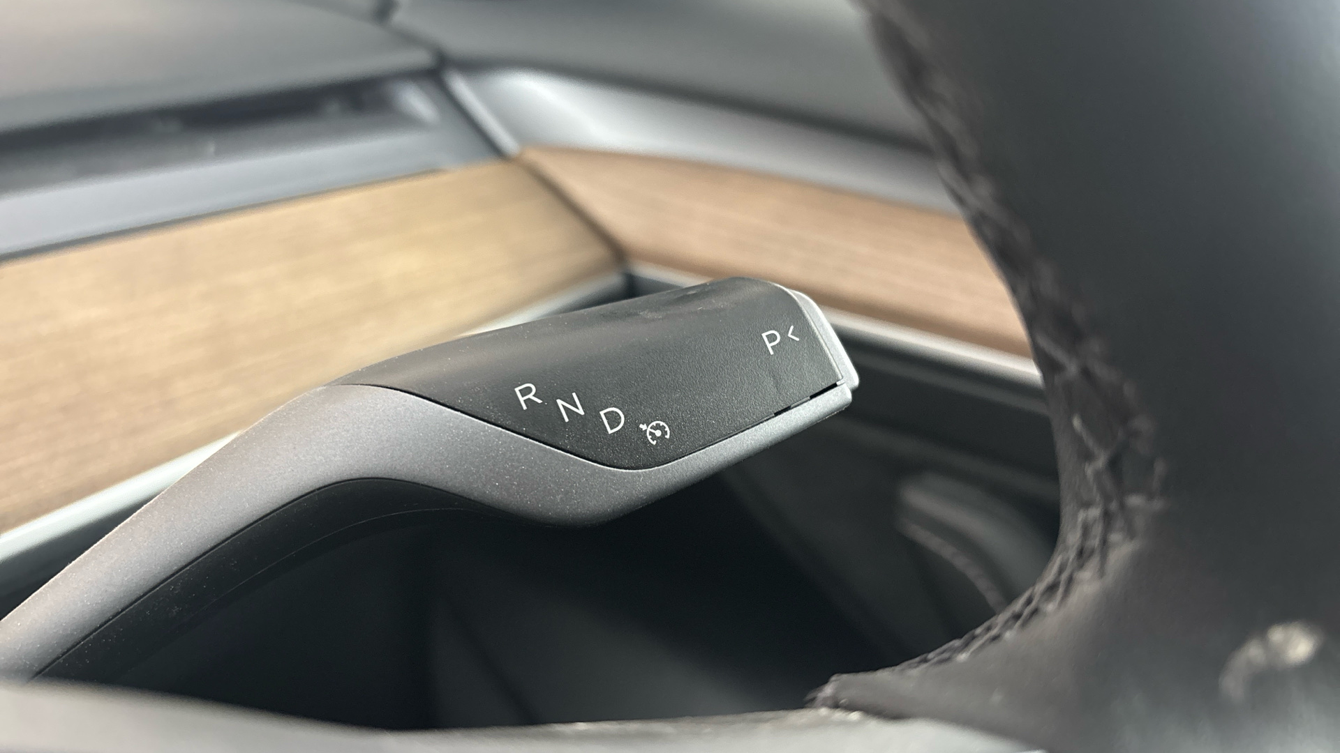 4027448 Standard Plus 4dr Auto