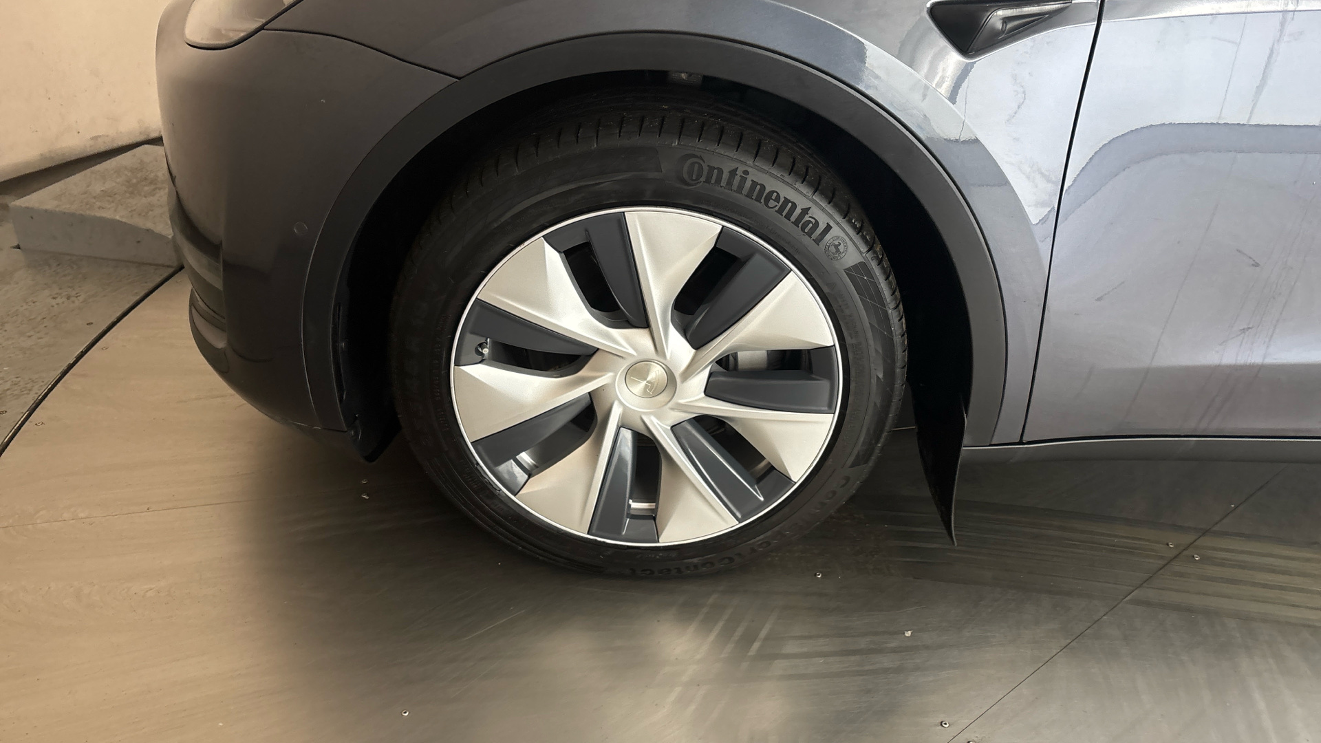 4027516 Long Range AWD 5dr Auto