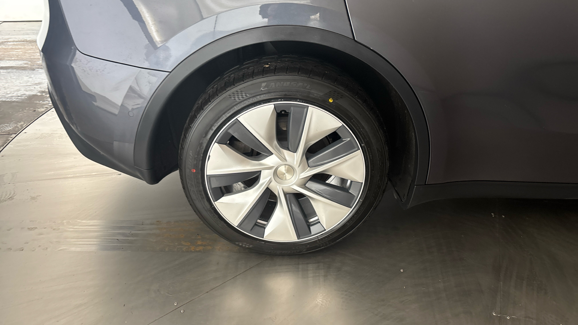 4027516 Long Range AWD 5dr Auto