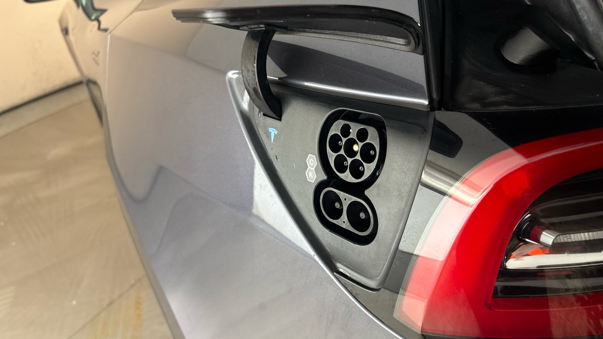 4027516 Long Range AWD 5dr Auto