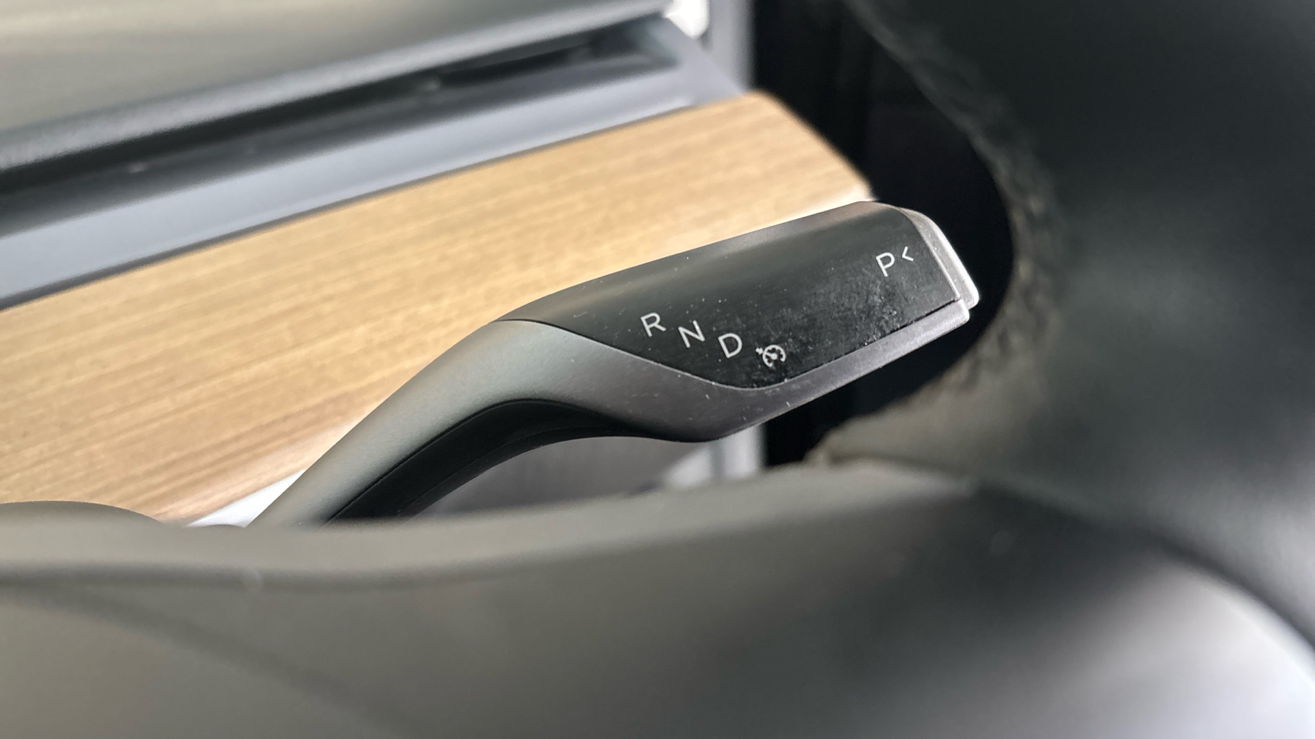 4027516 Long Range AWD 5dr Auto