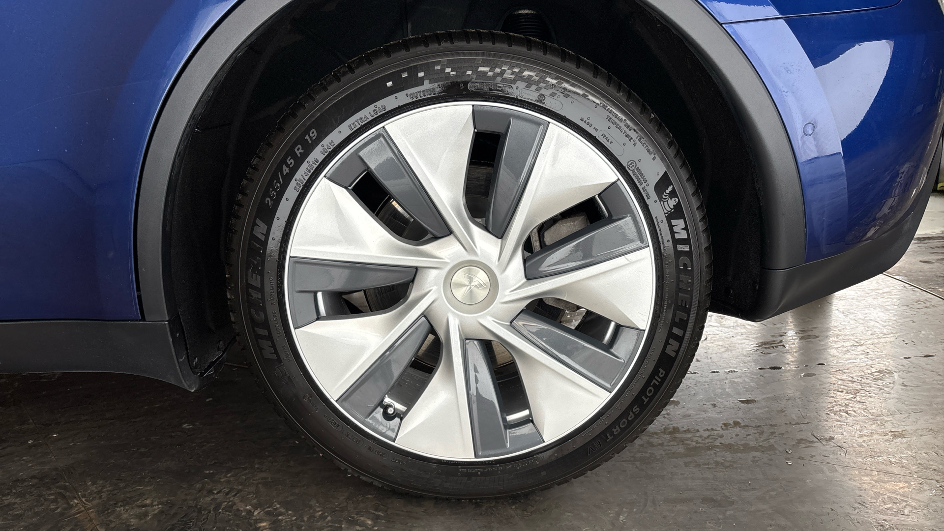 4027581 Long Range AWD 5dr Auto