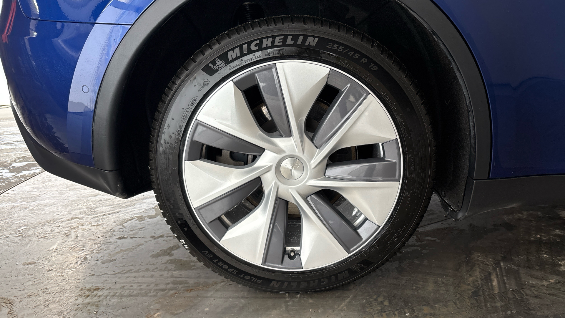 4027581 Long Range AWD 5dr Auto