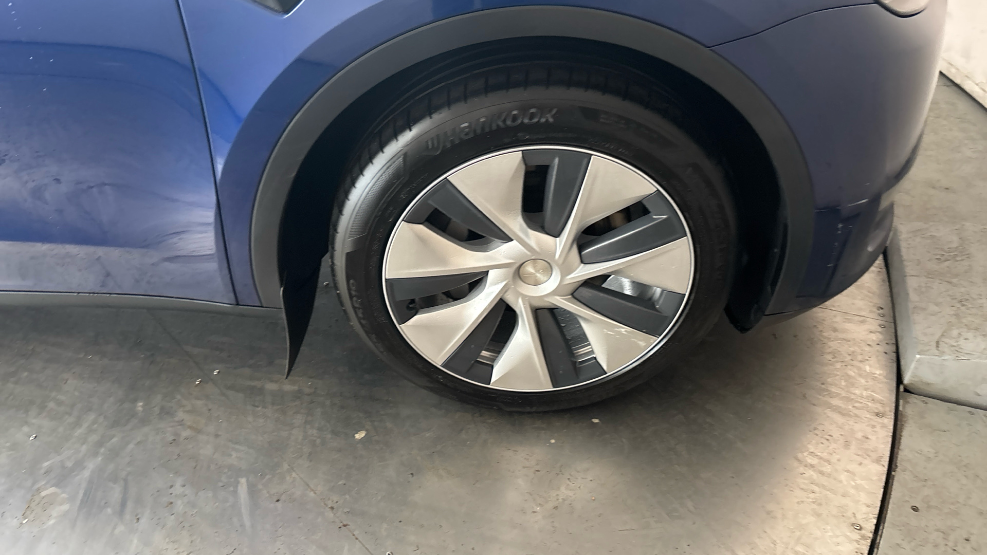 4027431 Long Range AWD 5dr Auto