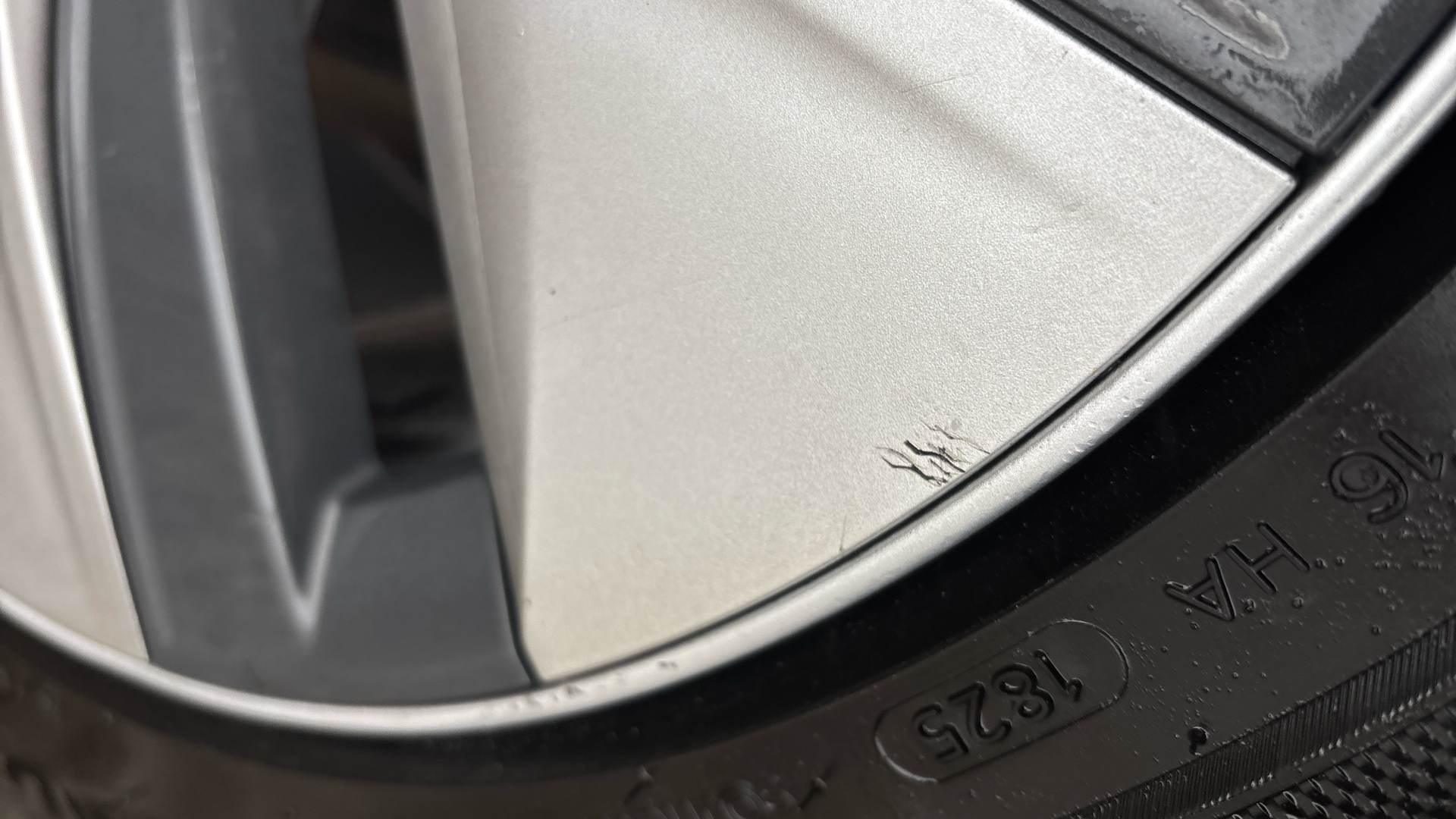 4020649 Long Range AWD 5dr Auto