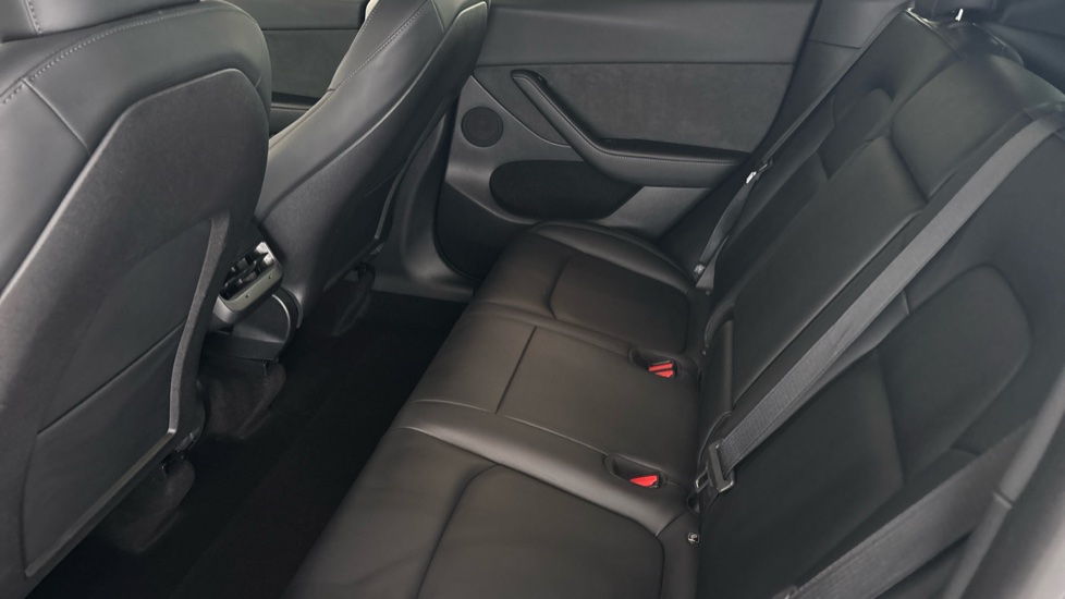 TESLA MODEL Y Image 14