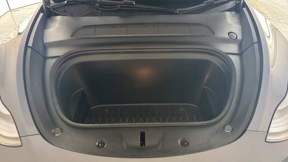 TESLA MODEL Y Image 16