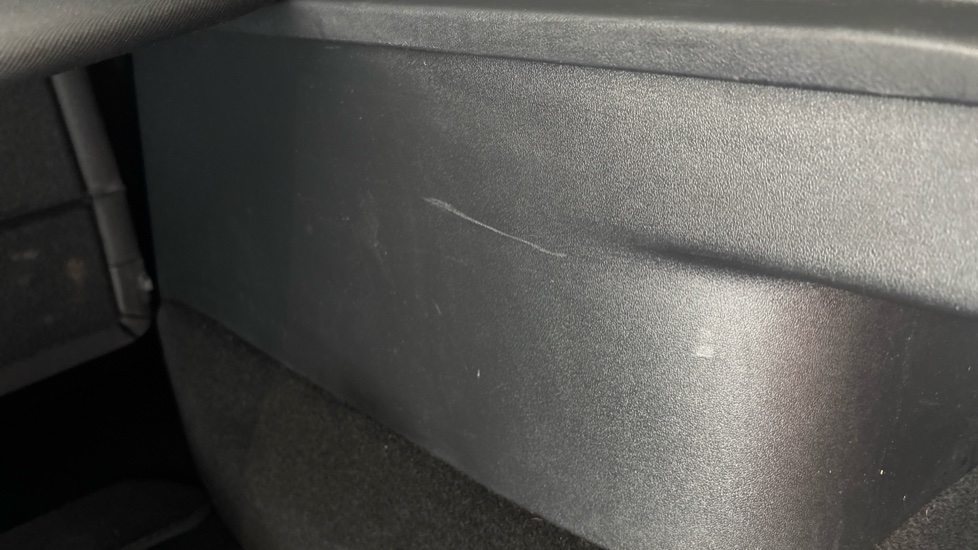 TESLA MODEL Y Scuff
