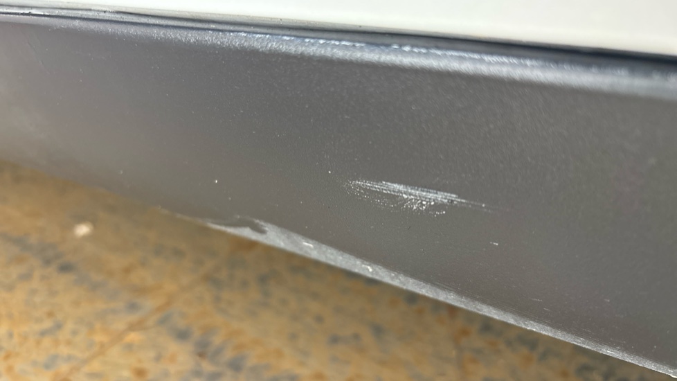 TESLA MODEL Y Scuff