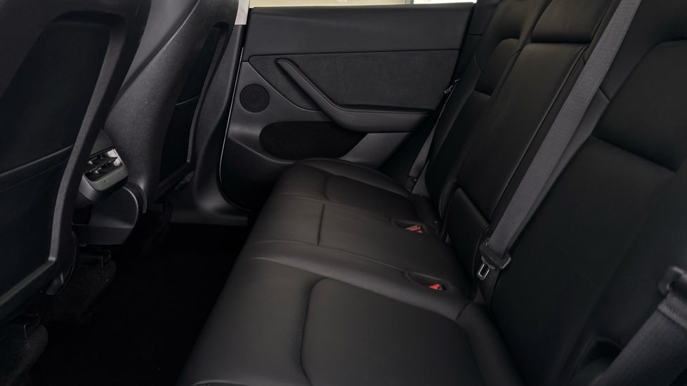 TESLA MODEL Y Image 14