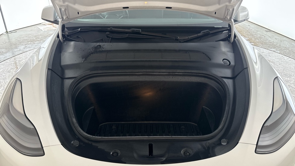 TESLA MODEL Y Image 16
