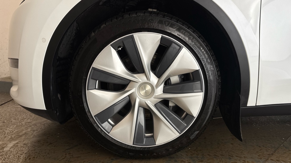 TESLA MODEL Y Image 17