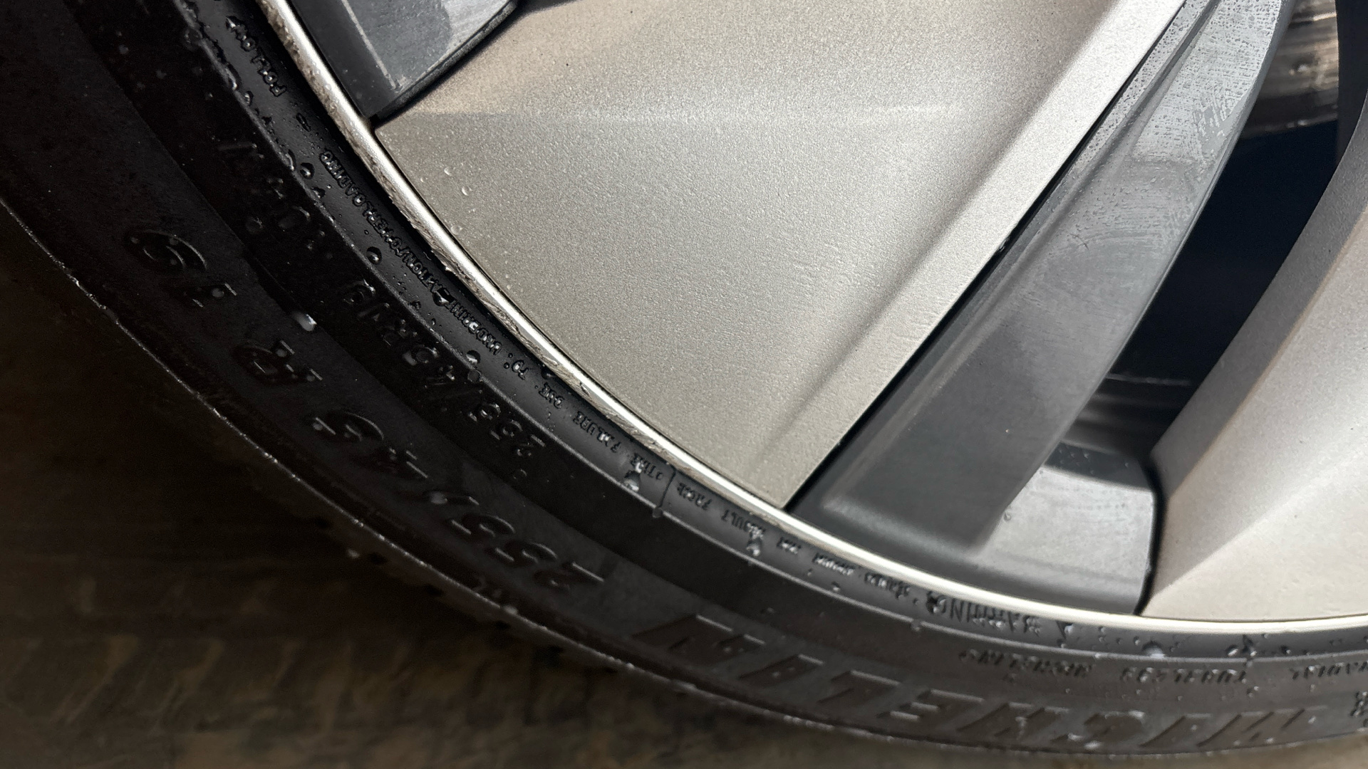 4020670 Long Range AWD 5dr Auto