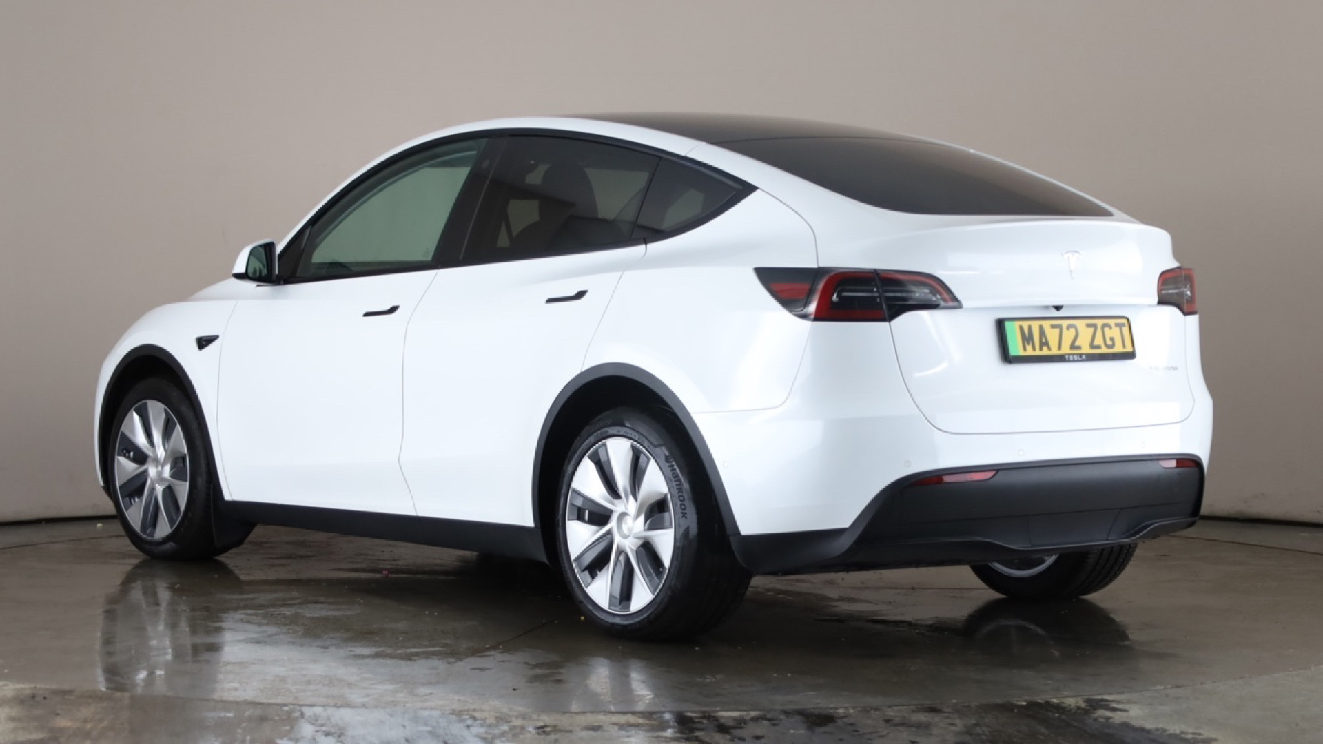 Tesla Model Y Long Range AWD 5dr Auto