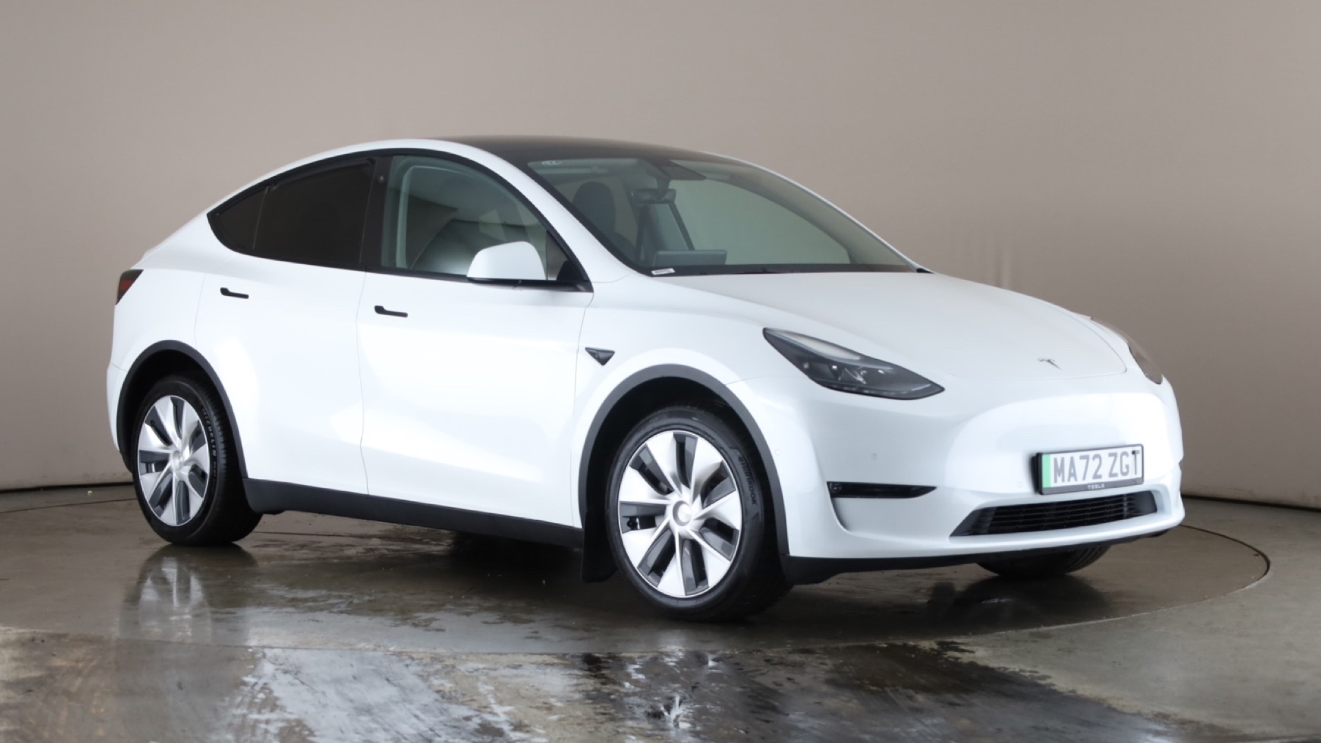 Tesla Model Y Long Range AWD 5dr Auto