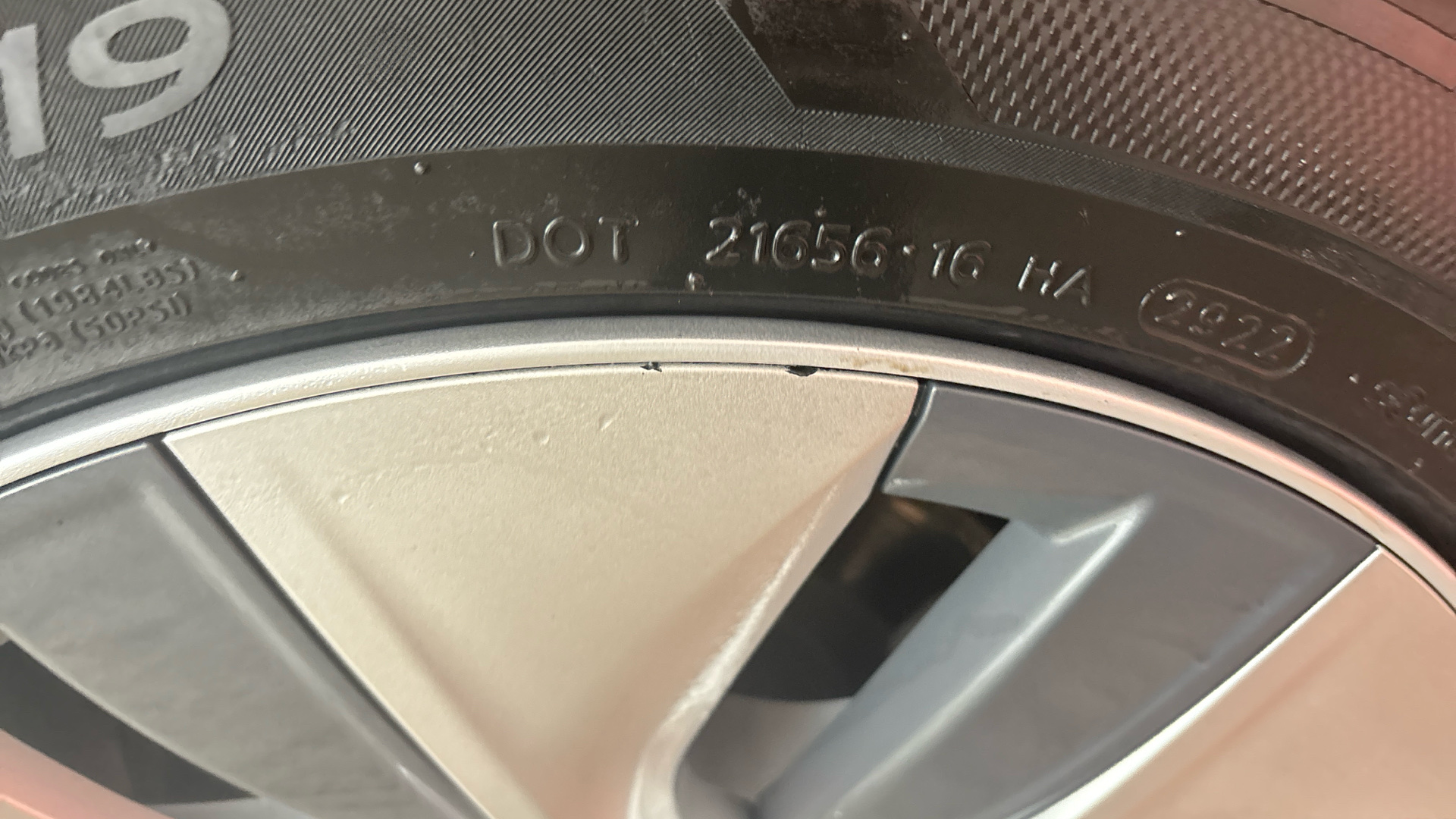 Tesla Model Y Long Range AWD 5dr Auto