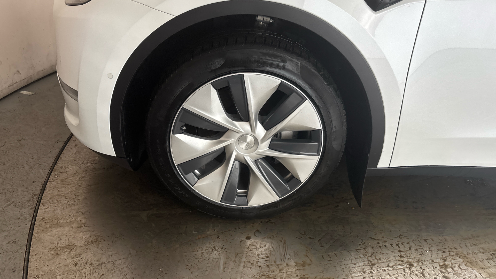 Tesla Model Y Long Range AWD 5dr Auto