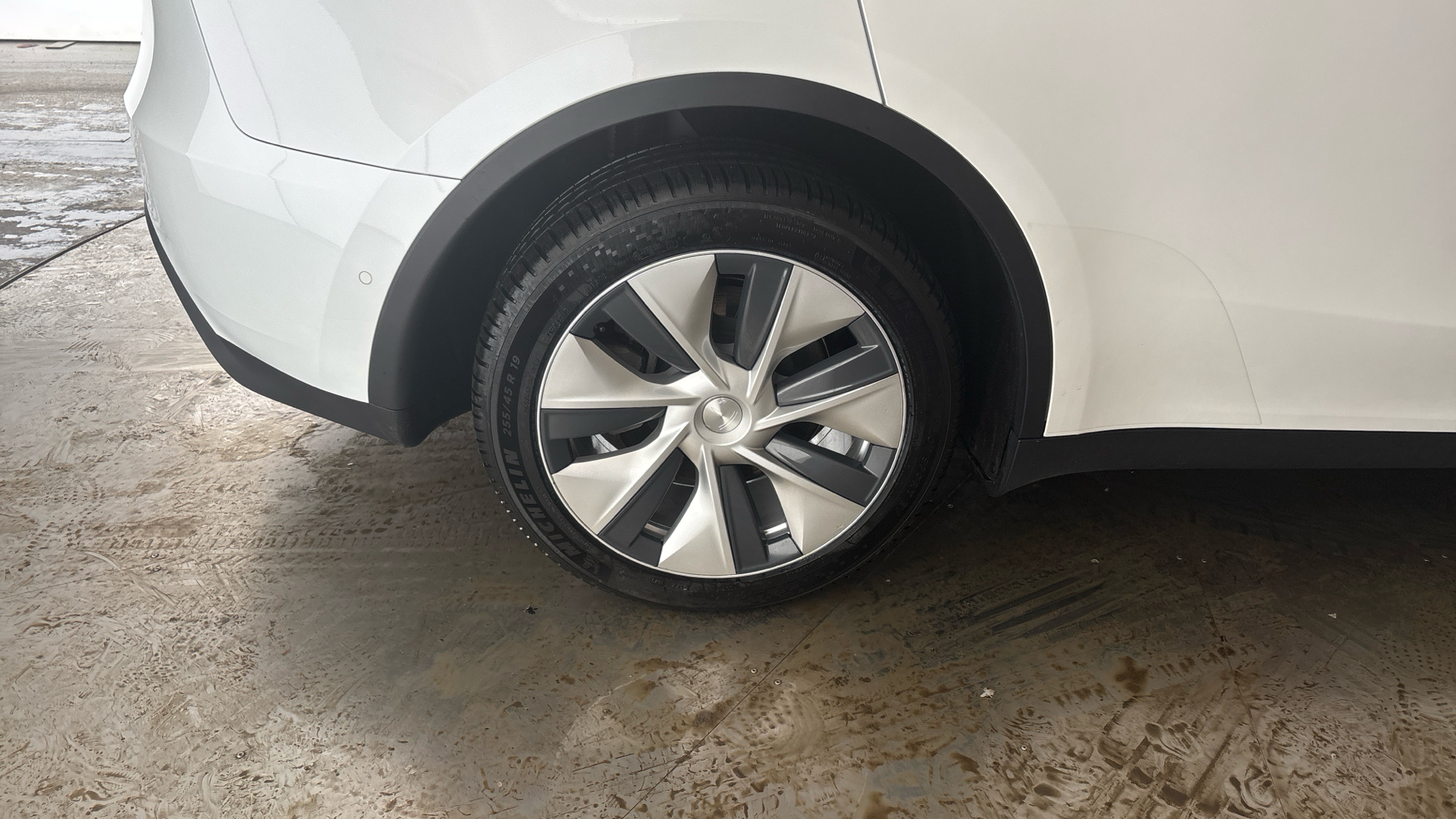 Tesla Model Y Long Range AWD 5dr Auto