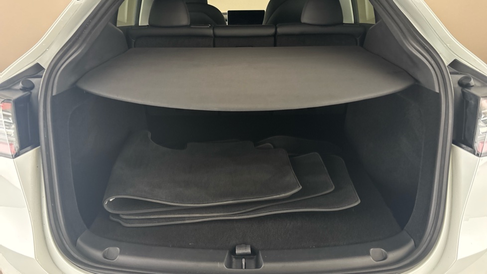 TESLA MODEL Y Image 15