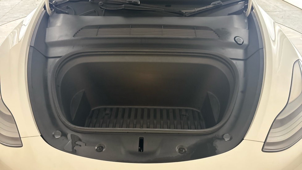 TESLA MODEL Y Image 16