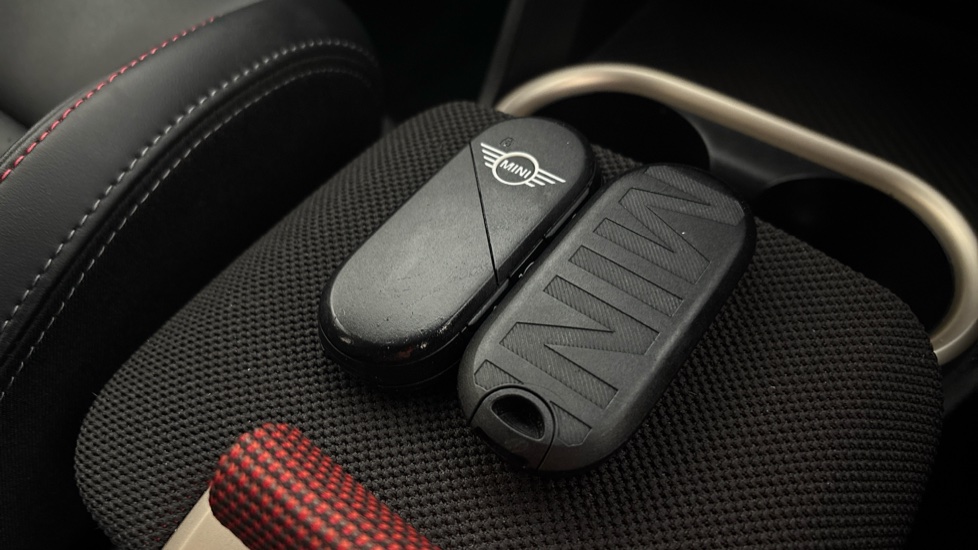 MINI COUNTRYMAN 2 keys available