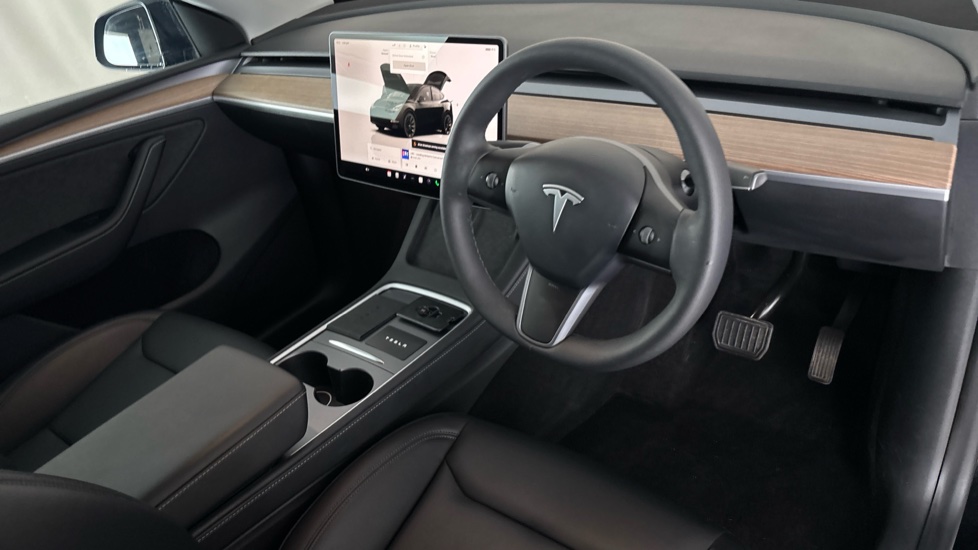 Tesla Model Y Image 9