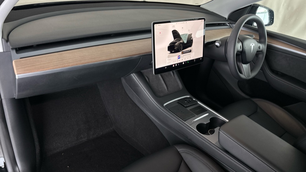 Tesla Model Y Image 10