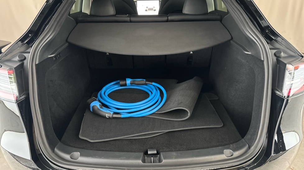 Tesla Model Y Image 15