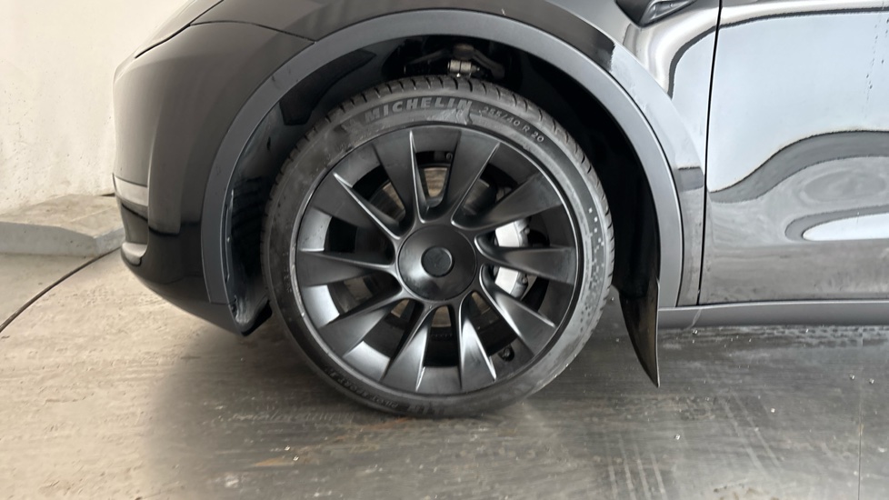 Tesla Model Y Image 17