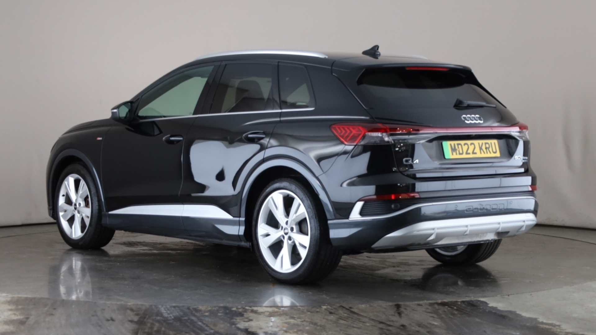 220kW 50 Quattro 82.77kWh S Line 5dr Auto C+S/Tech [2022]