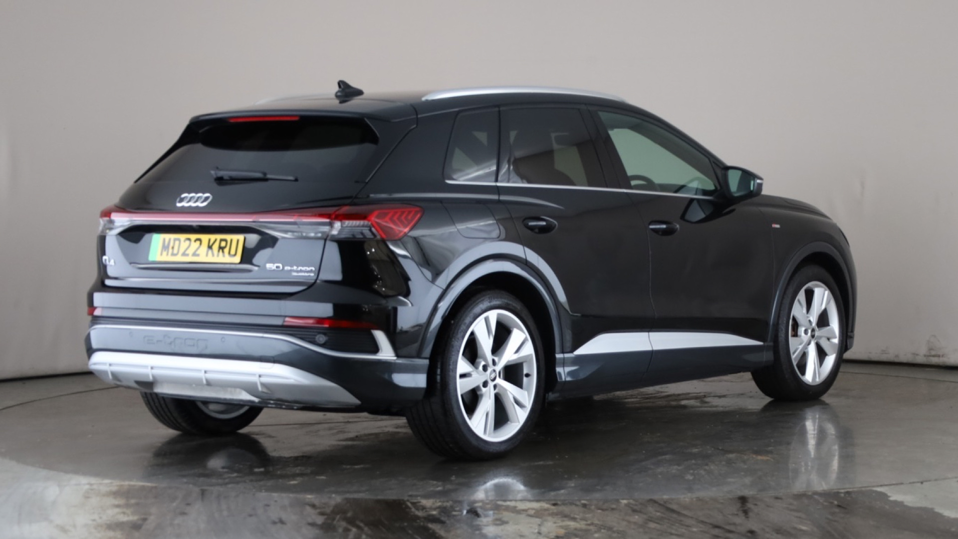 4027600 220kW 50 Quattro 82kWh S Line 5dr Auto C+S/Tech