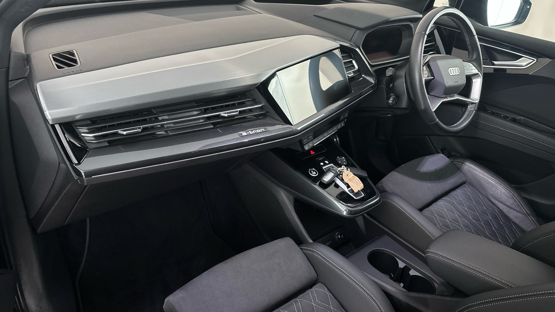 4027600 220kW 50 Quattro 82kWh S Line 5dr Auto C+S/Tech