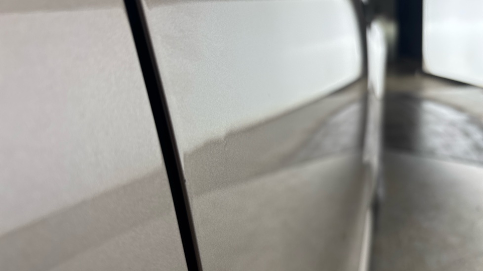 LAND ROVER RANGE ROVER SPORT Dent