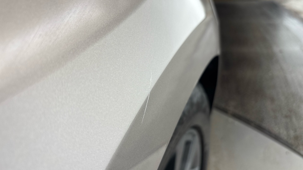 LAND ROVER RANGE ROVER SPORT Scratches