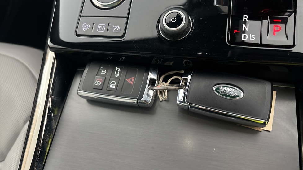 LAND ROVER RANGE ROVER SPORT two keys