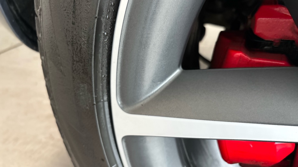 LAND ROVER RANGE ROVER SPORT scratches