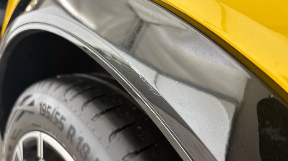 RENAULT 5 Scratches