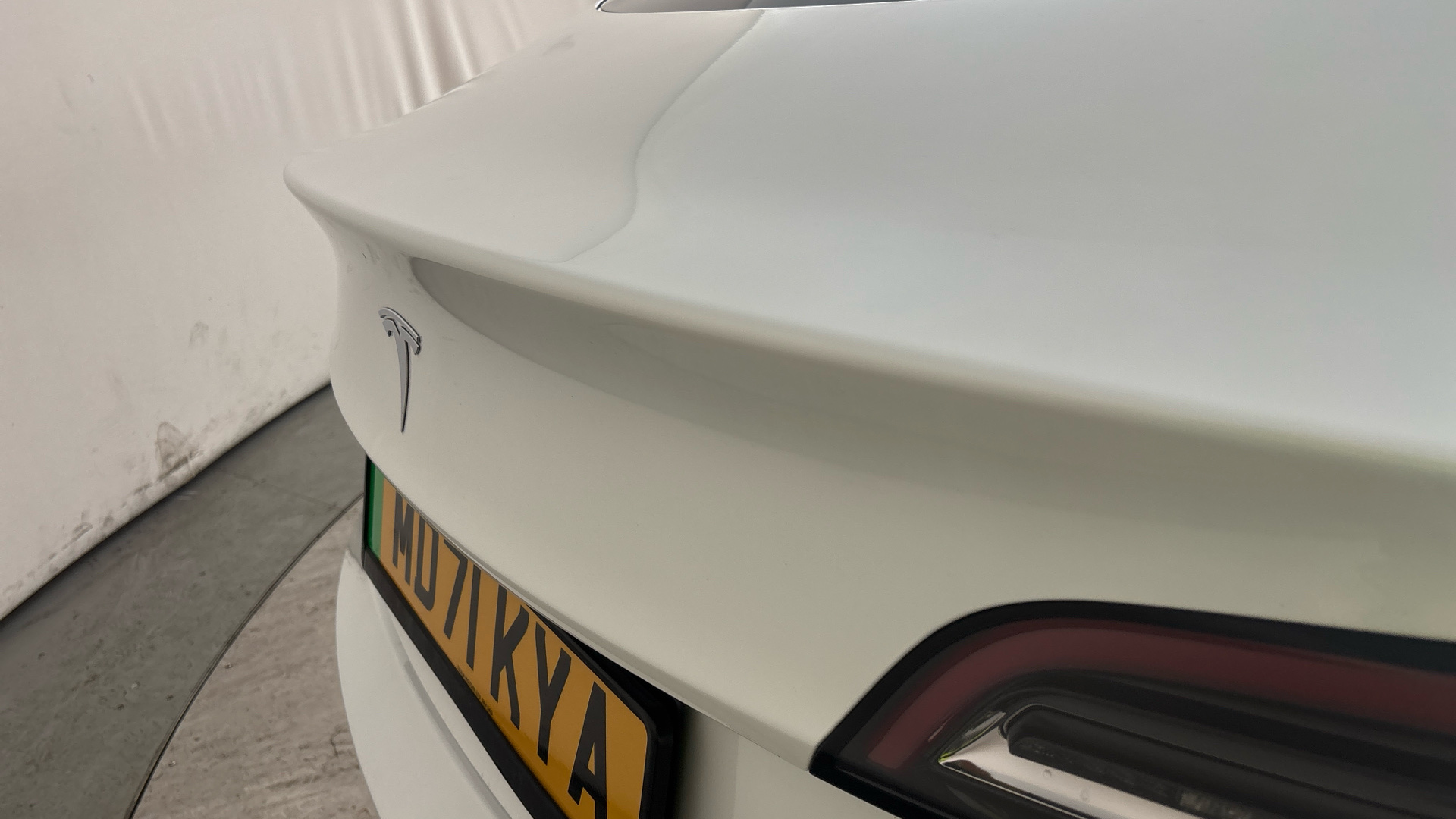 4027573 Long Range AWD 4dr Auto