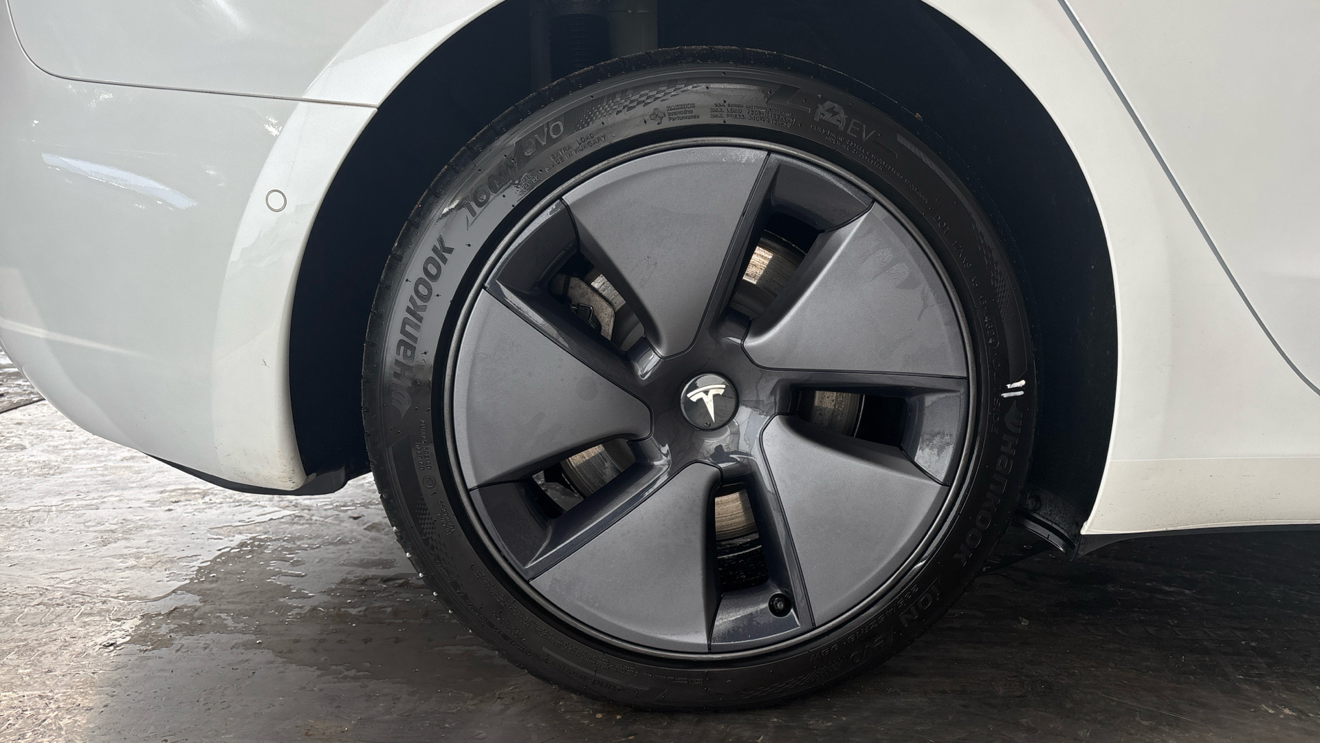 4027573 Long Range AWD 4dr Auto